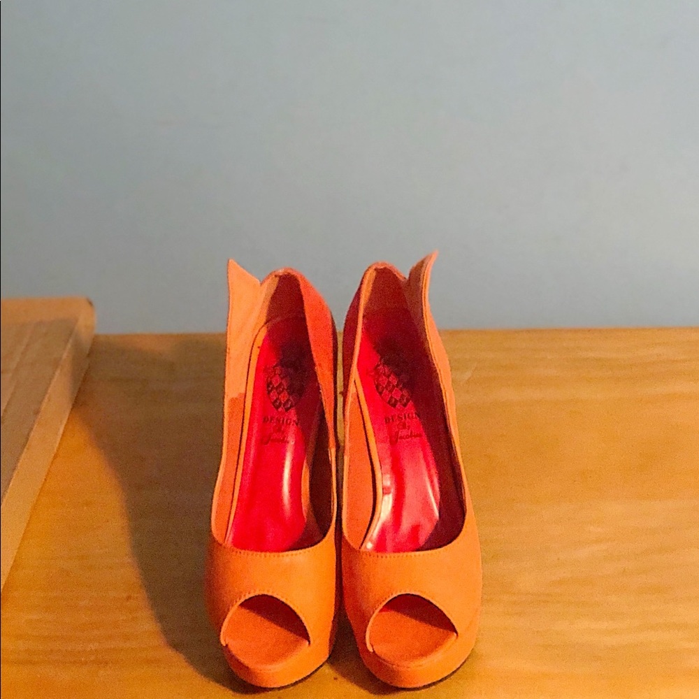 Design By Jacobies - orange winged heels- Size 9